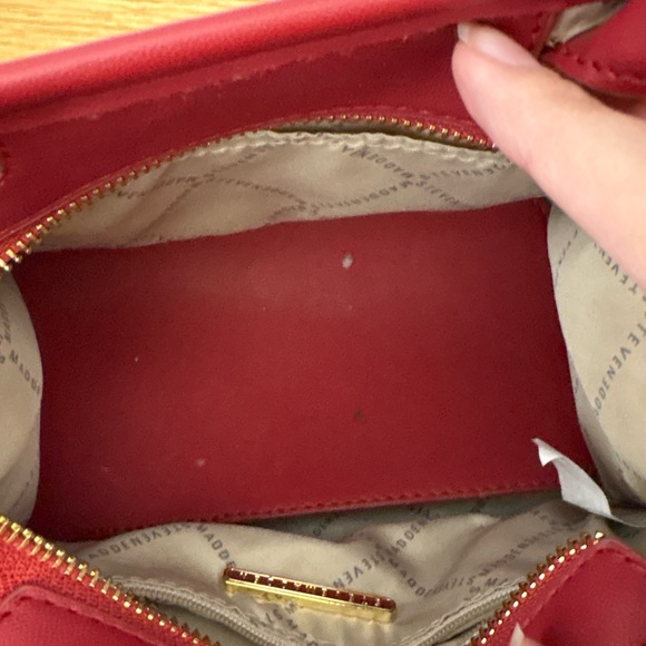Steve Madden Red Crossbody Mini Purse Quilted Zipper Closure Gold Hardware - Picture 10 of 13